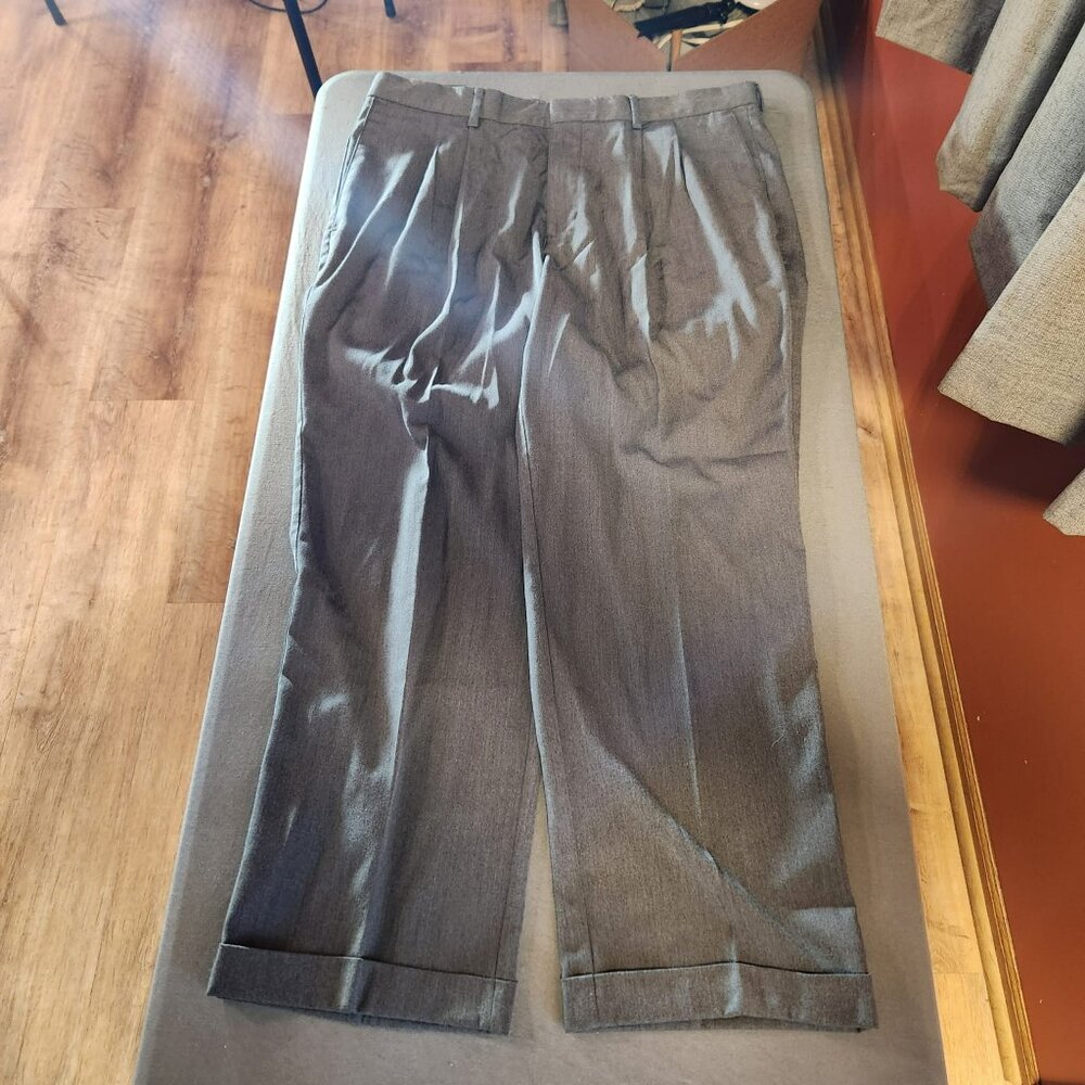 Covington Men’s Charcoal Gray Pleated Dress Pants 36x29 Cuffed Hem